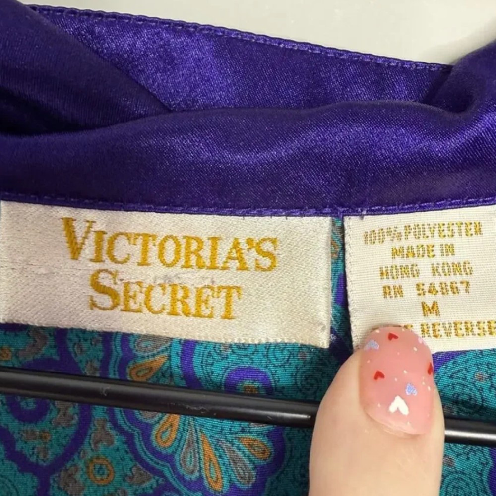 Victoria's Secret clothing tag. Approximate date: 1990s. Recorded notes: Early 90s