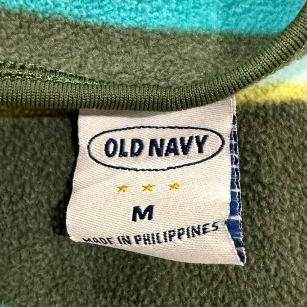Old Navy clothing tag. Known date: 2004.